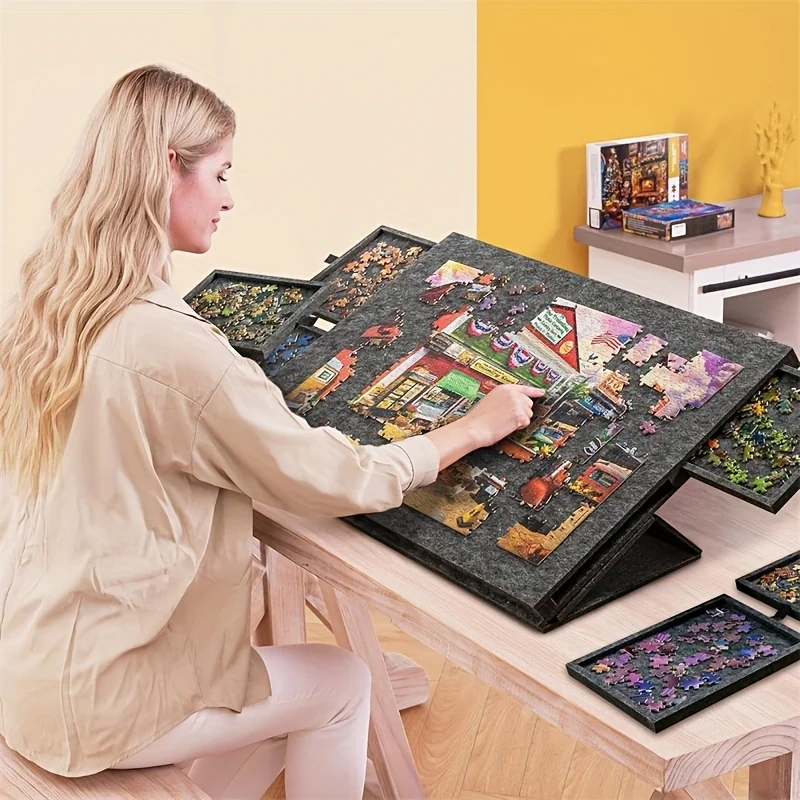 Camp Table Folding - 6段引き出し付き1500ピースジグソーパズルテーブル、フェルトボードと6個の引き出し付き、傾斜式2-in-1スタンド＆カバー、軽量で持ち運び可能、ギフトに最適