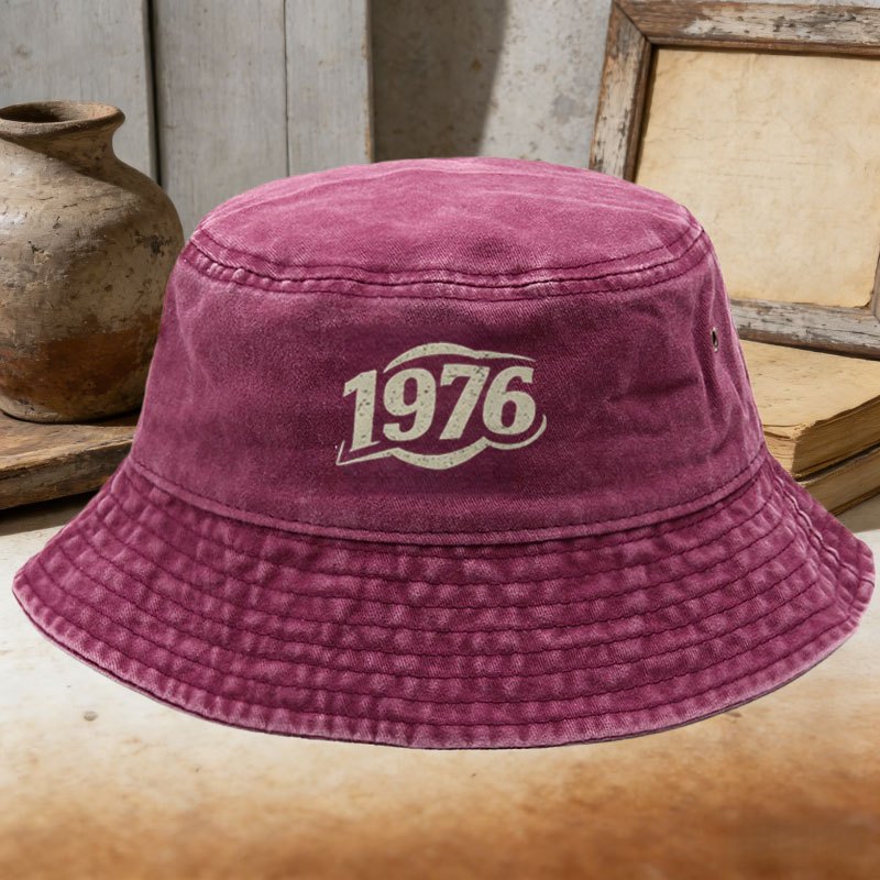 1976年という文字がプリントされたユニセックスバケットハッ - Outdoor Camping Decor Ideas のレビューと価格